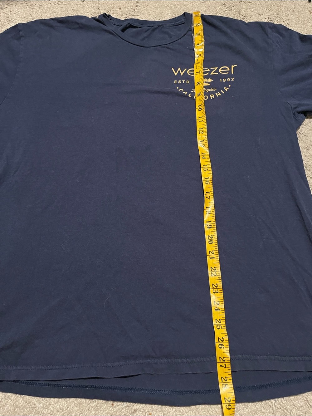 Weezer Band Music Los Angeles California Graphic T-Shirt Concert - Picture 8 of 8